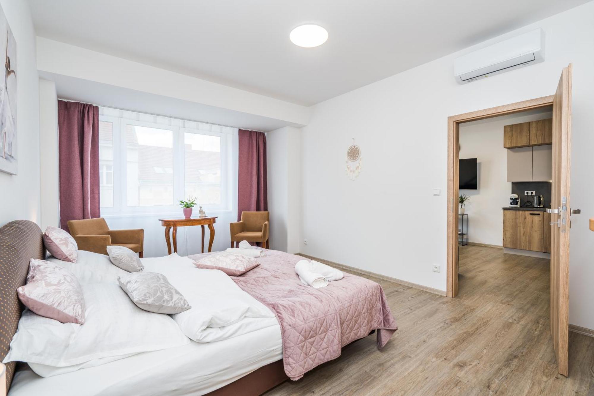 Perla Hradce 302 Apartment Hradec Kralove Exterior photo